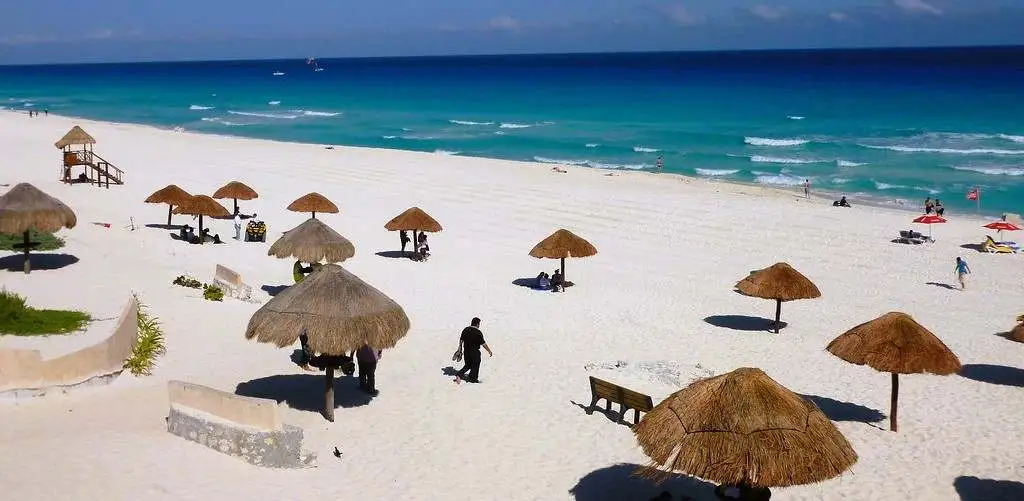 Playa Delfines