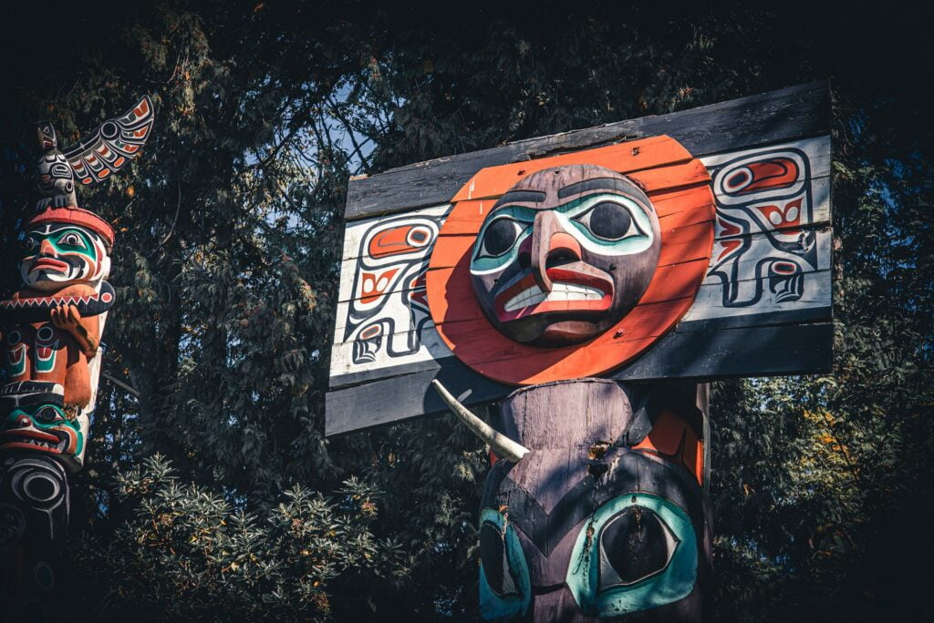 Totem Poles in Stanley Park sh