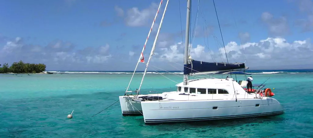 catamaran sailing