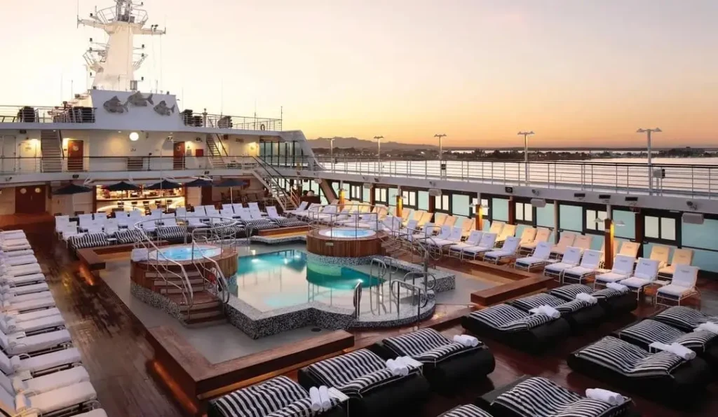 Stay active, make new friends, and soak up island vibes on Royal Caribbean’s 12-day Hawaii cruise.