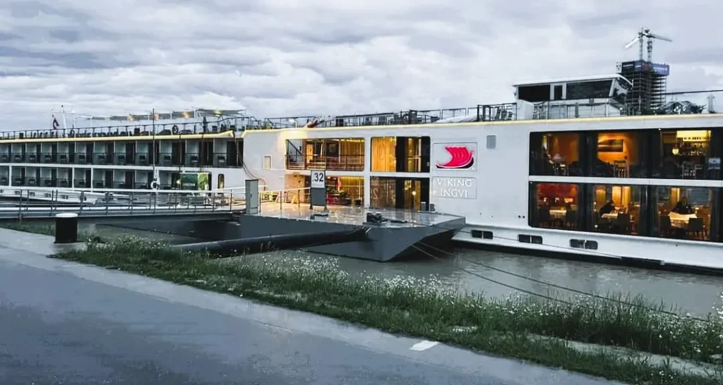 Viking River Cruises lines
