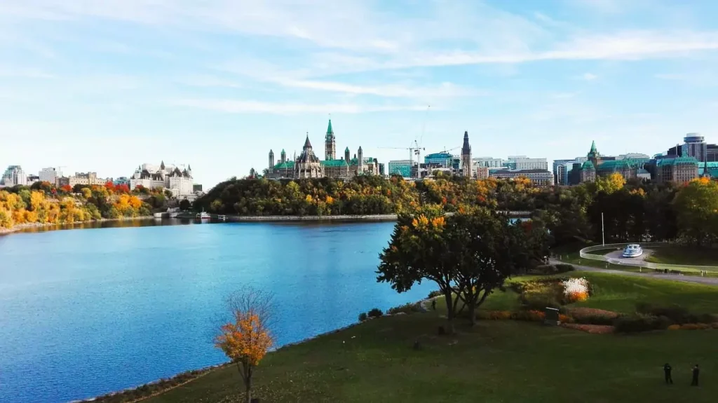 boat cruise on the ottawa river