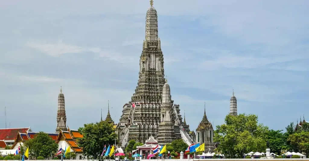 wat arun temple of dawn