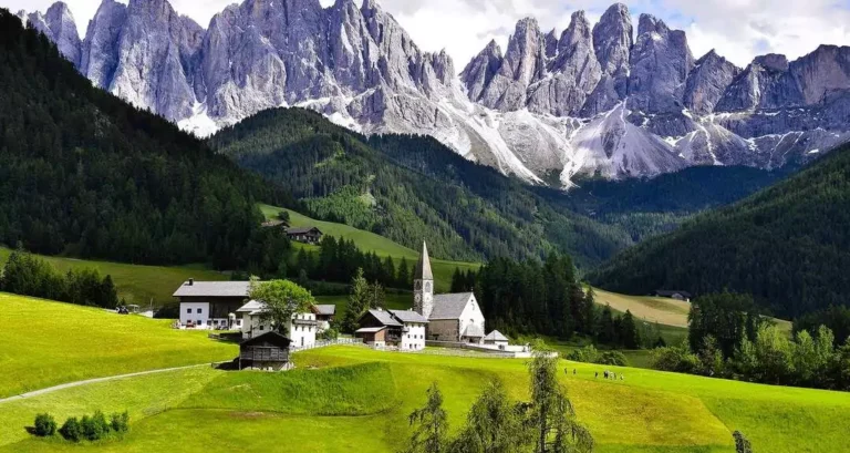 Easy Weekend Getaways for Elderly Travelers in Europe
