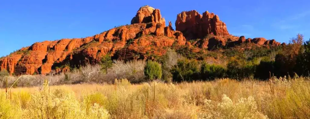 Experience Sedona’s breathtaking red rocks on a senior-friendly jeep tour.