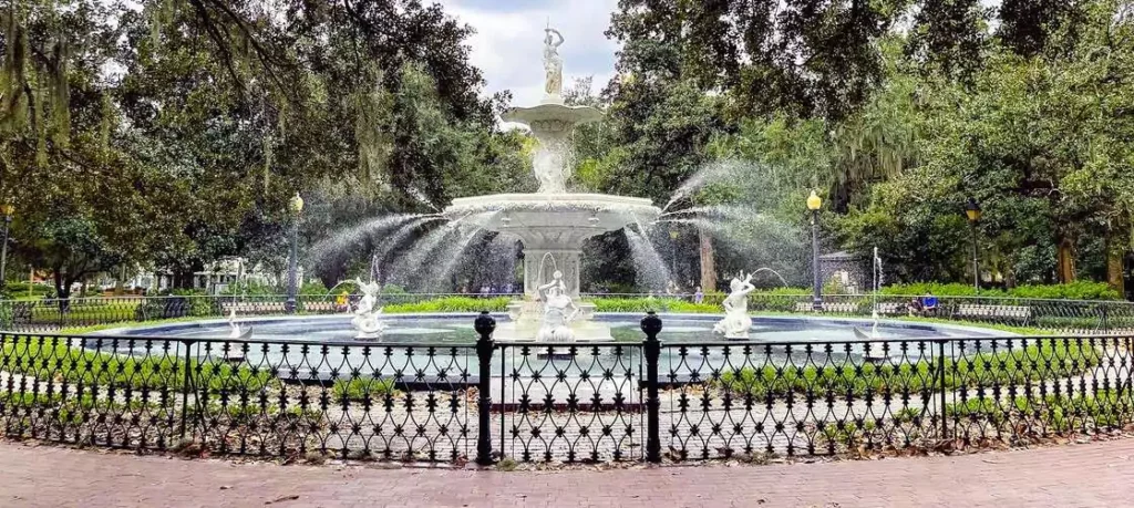 Relax in Savannah’s Forsyth Park, a serene spot for senior travelers.