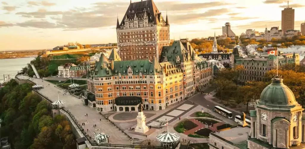 Relax with a view at Terrasse Dufferin — one of the most scenic and accessible spots in Quebec City.