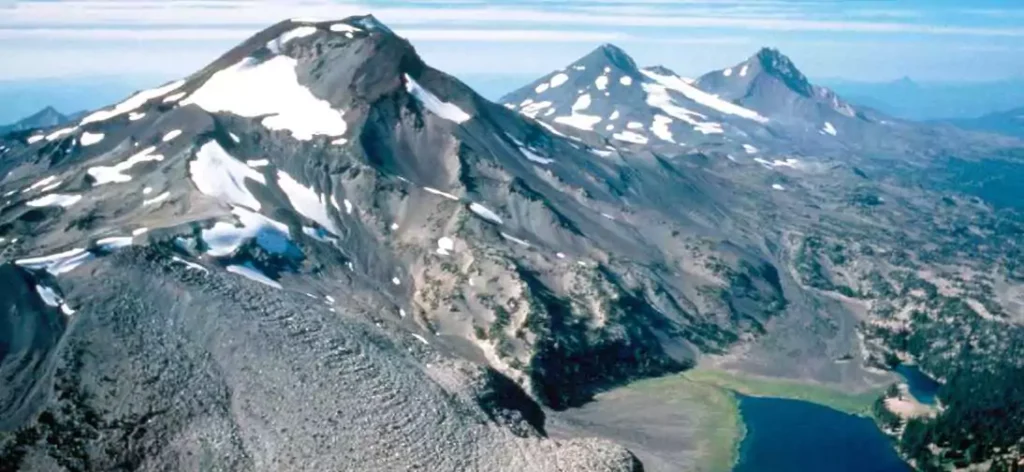 The Three Sisters Recreation Path offers flat, scenic walking with jaw-dropping mountain views