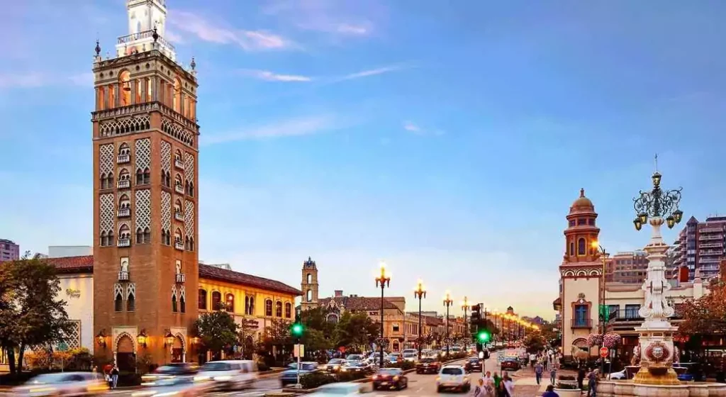 Don’t miss the iconic Plaza Lights tour—a seasonal favorite offered by Kansas City Fun Tours.