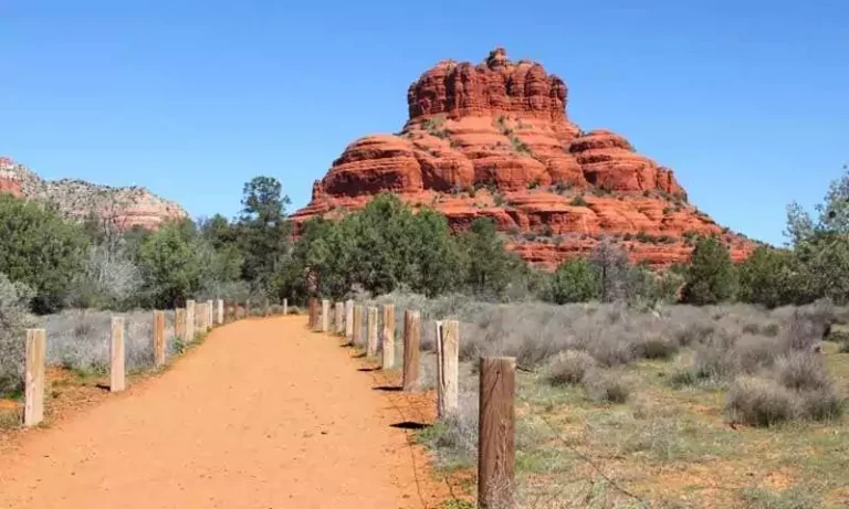 easy hiking trails in Sedona